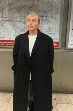 Commonplace - Chroma Coat - Black