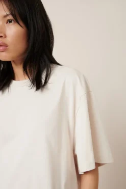 Kowtow - Shadow Tee - Whisper
