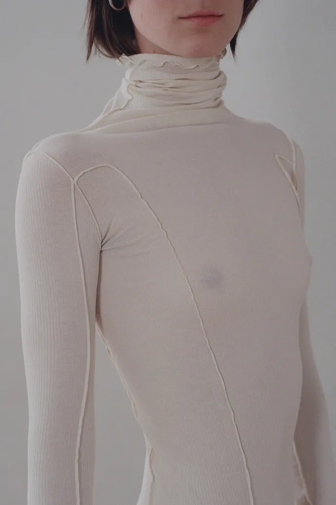 LAST ONE | Baserange - Omato Turtleneck - Off white