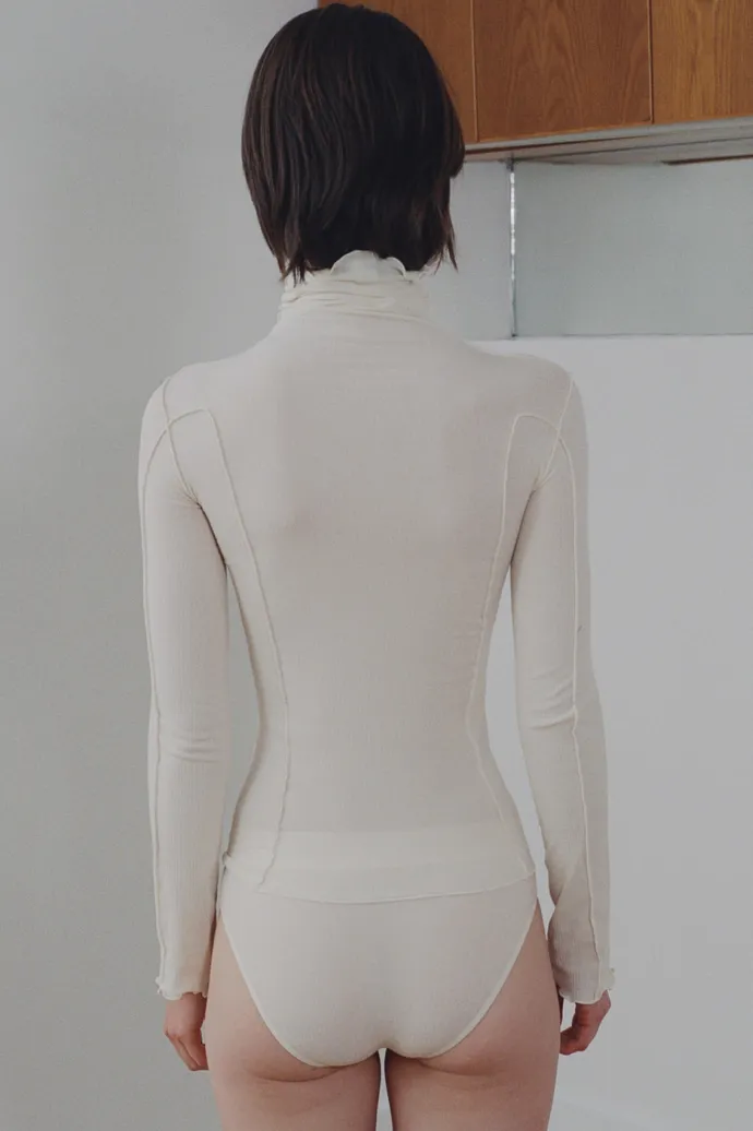LAST ONE | Baserange - Omato Turtleneck - Off white